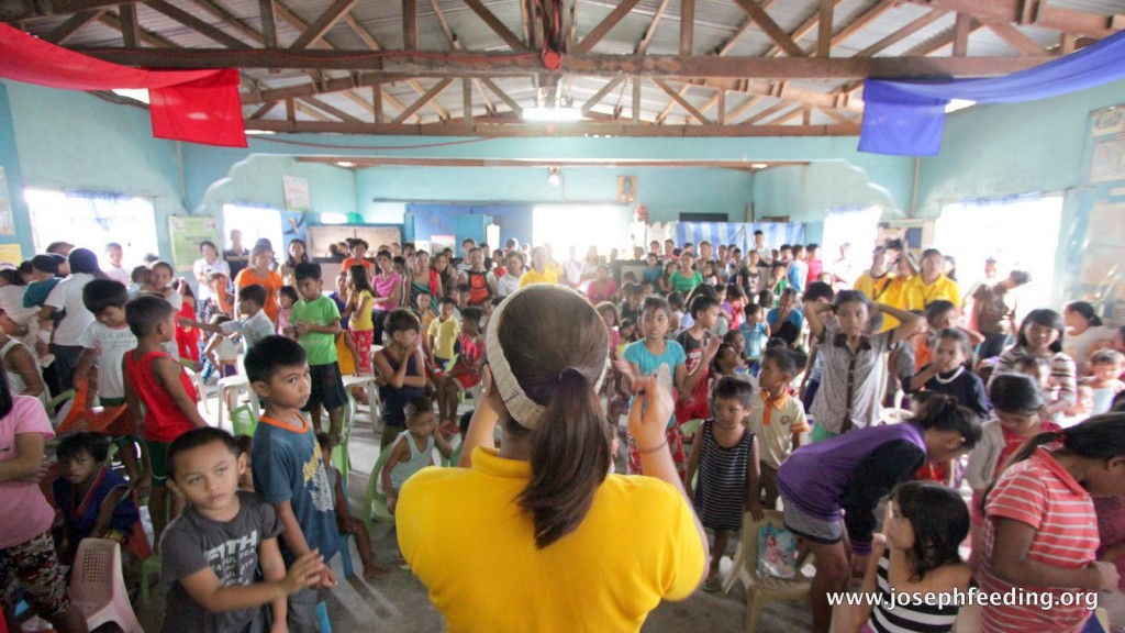 Feeding Baseco Compound, Port Area Manila